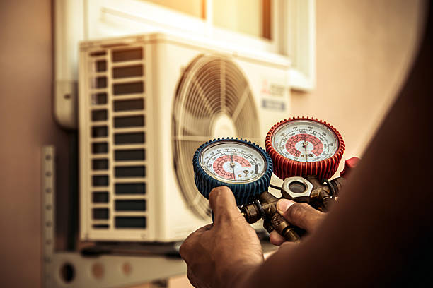 Professional Hvac technician working in Hollister, FL